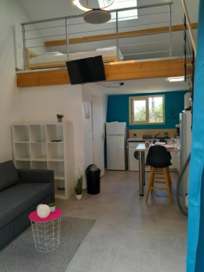 LAC à PIED ! Lumineux Studio-Mezzanine, TV, WIFI, 2parking, à proximité immédiate du Lac et du village de Saint Pardoux